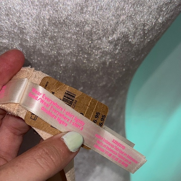 NWT Victoria's Secret PINK wear everywhere lightly lined tshirt bra size 32D - Picture 4 of 4